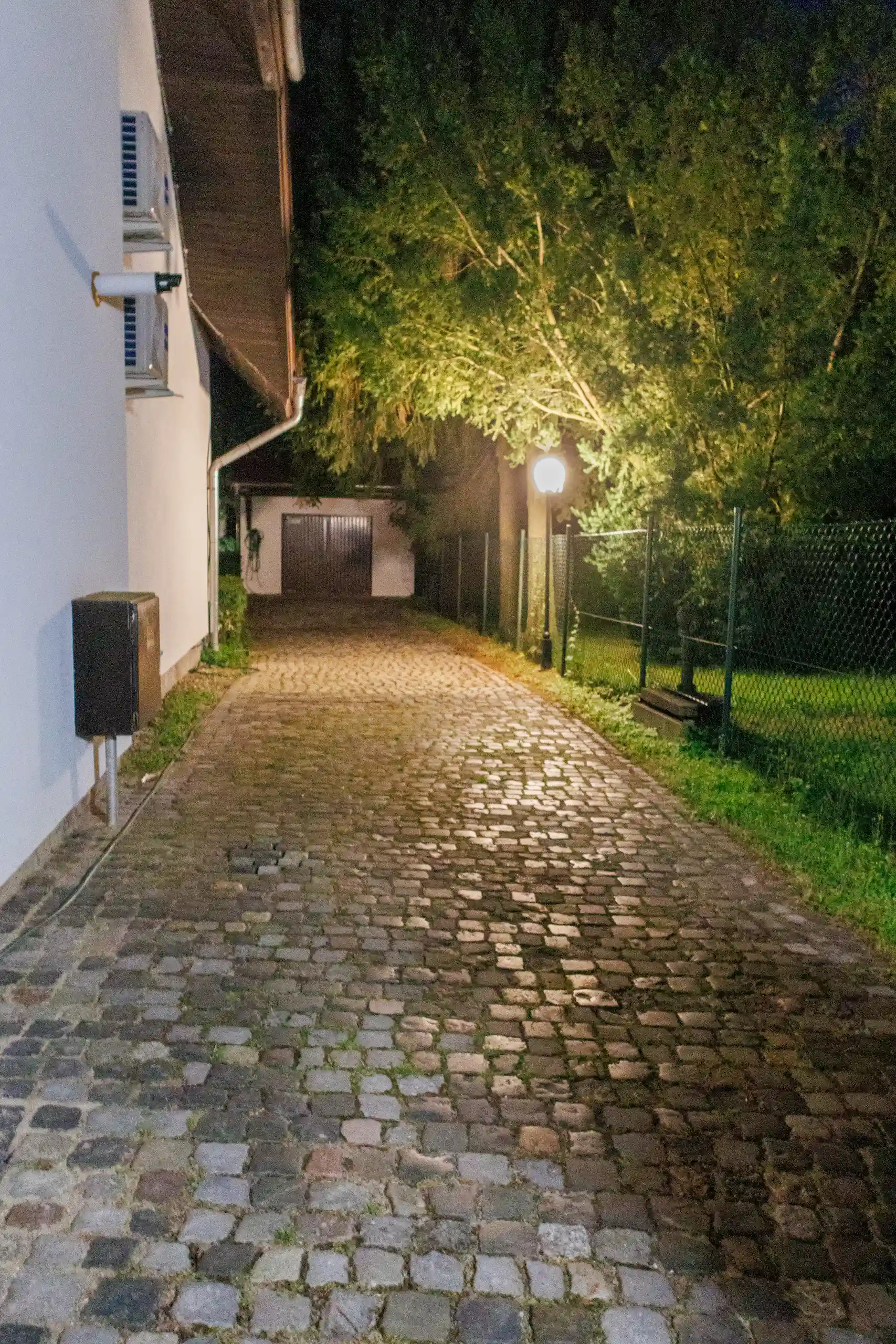 Logistyka i dojazd Wjazd i bezpłatny parking przy rezydencji